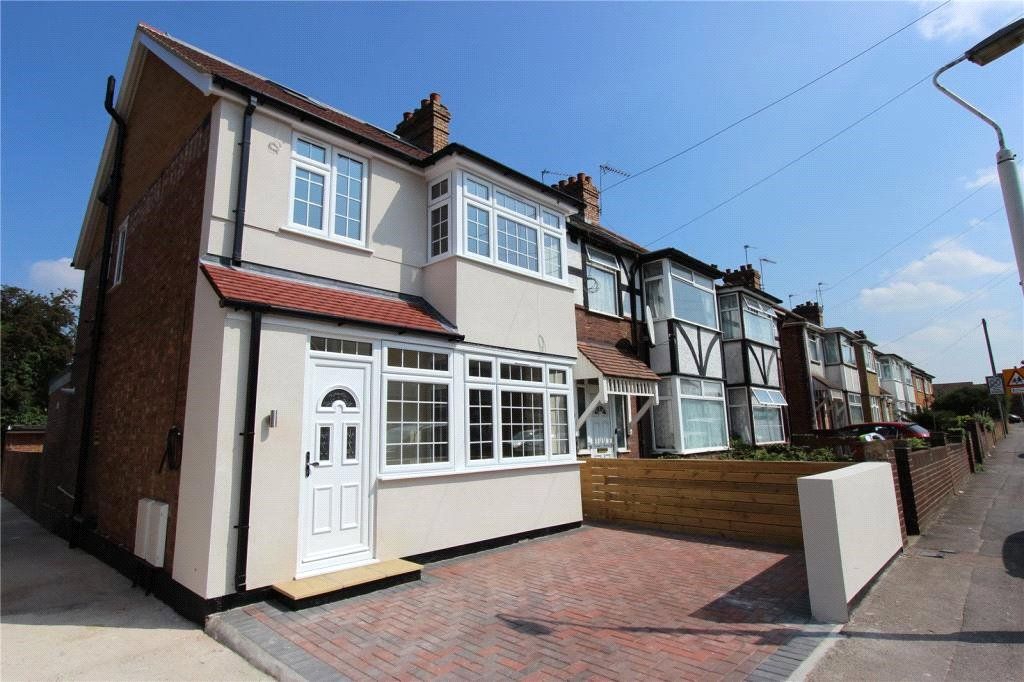 4 bed detached house to rent in Bell Close Road, West Drayton UB7 Zoopla