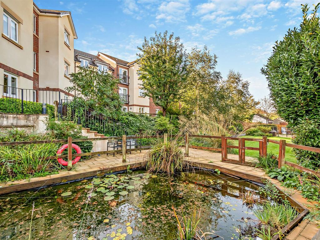 2 bed flat for sale in William Court, Overnhill Road, Downend, Bristol