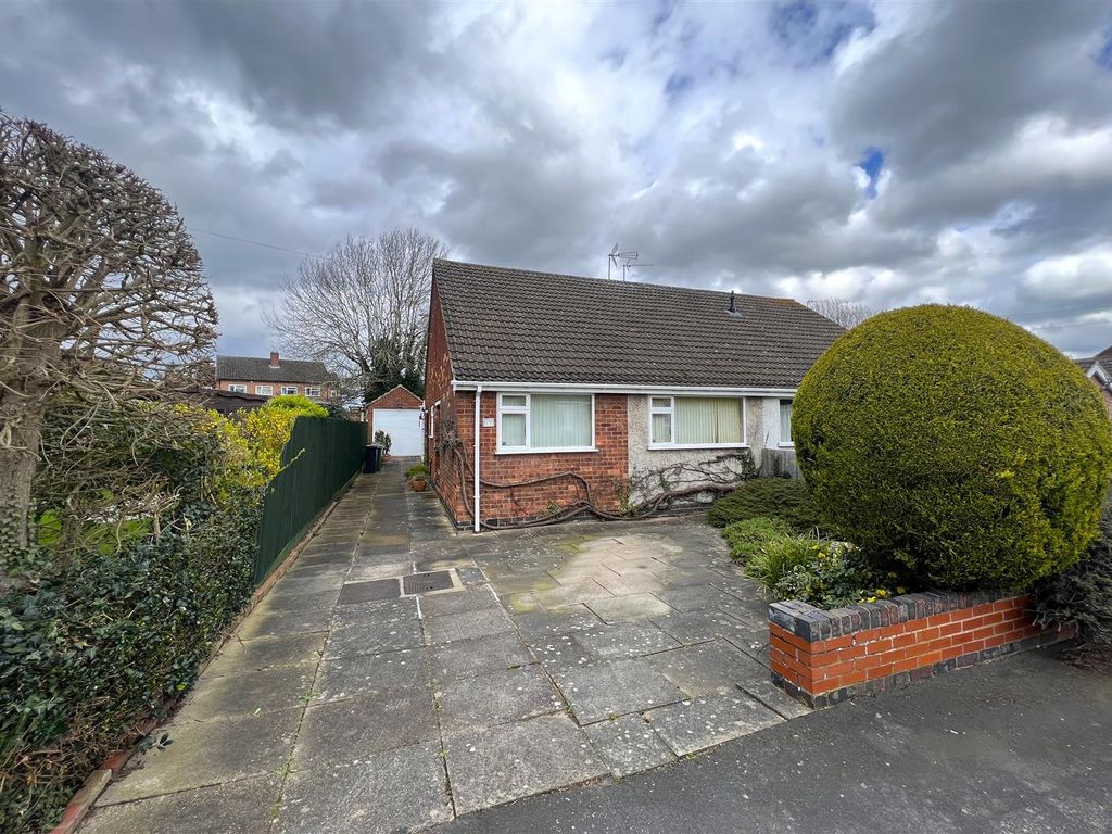 2 bed semidetached bungalow for sale in Ulverscroft Road, Loughborough