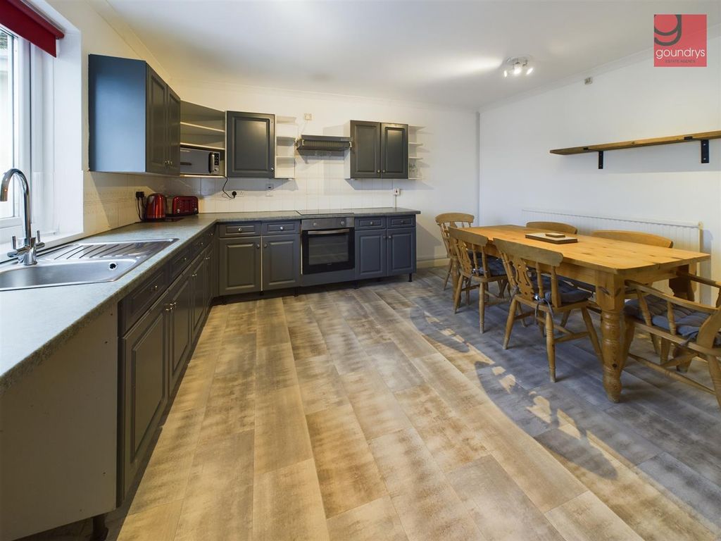 3 bed flat to rent in Pengelly Way, Threemilestone, Truro TR3, £1,200