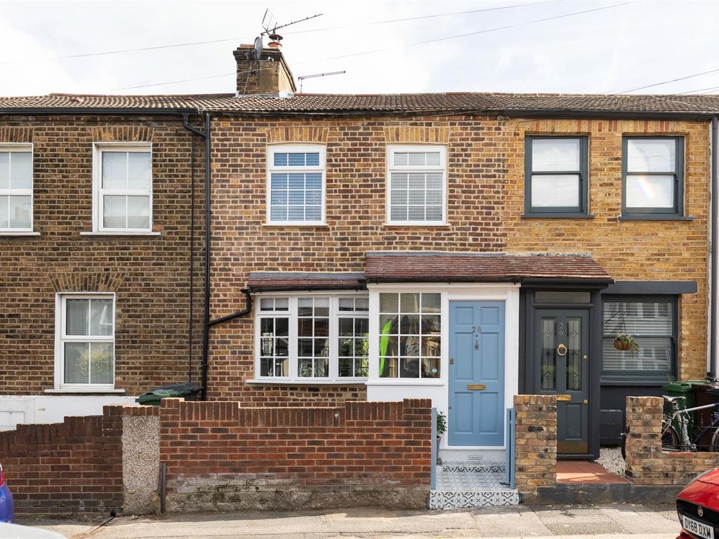 2 bed terraced house for sale in Byron Road, London E17 Zoopla