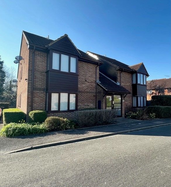 Studio to rent in Newbridge Close, Broadbridge Heath, Horsham RH12 Zoopla