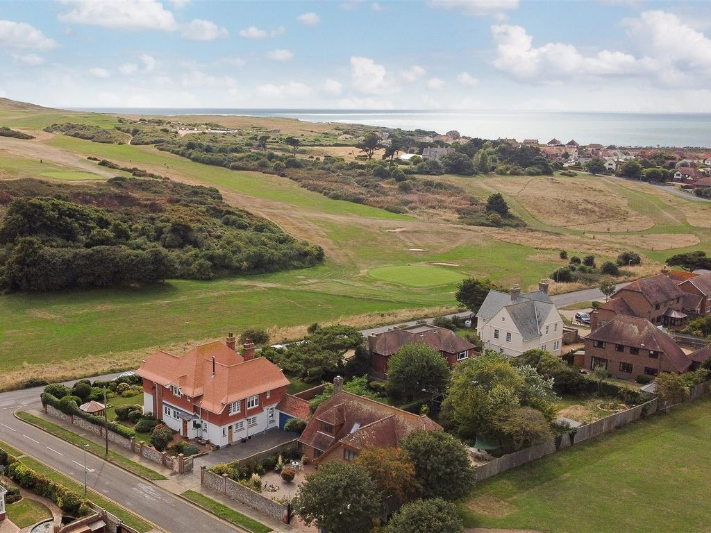5 bed detached house for sale in Chyngton Road, Seaford BN25, £