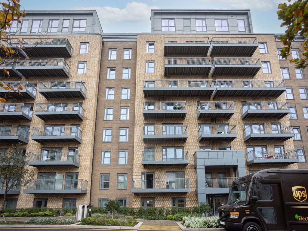 3 bed flat for sale in Beaufort Square, Beaufort Park, Colindale NW9