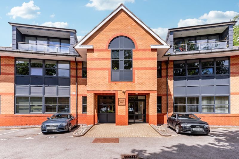 2 bed flat for sale in Furlong Road, Bourne End SL8, £375,000 Zoopla