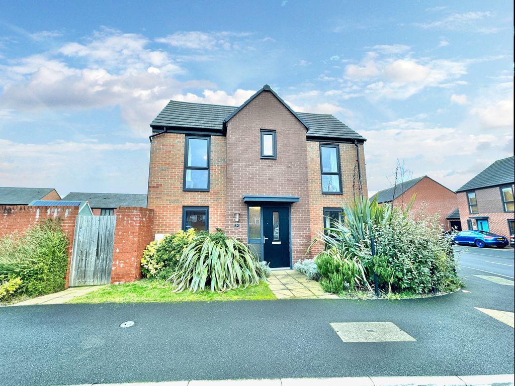 2 bed semidetached house for sale in Matlock Avenue, Dawley, Telford