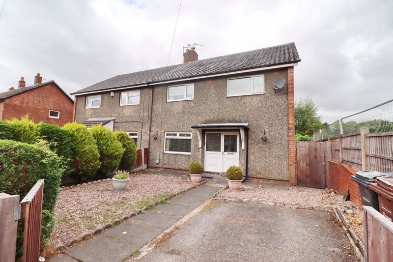 4 bed semidetached house for sale in Longshaw Drive, Worsley