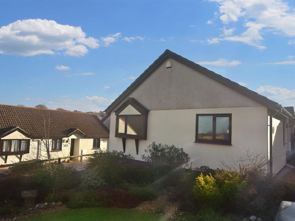 3 bed detached bungalow for sale in Town Farm, Redruth TR15 Zoopla