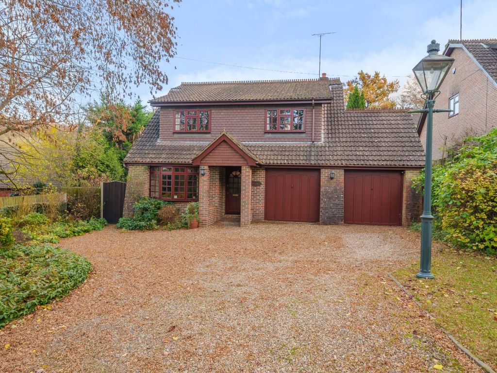 4 bed detached house for sale in Cossington Road, Walderslade, Chatham ME5, £700,000 Zoopla