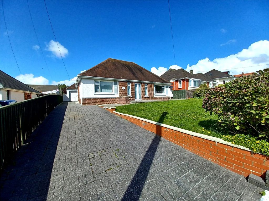 3 bed bungalow for sale in Steynton Road, Milford Haven SA73, £250,000
