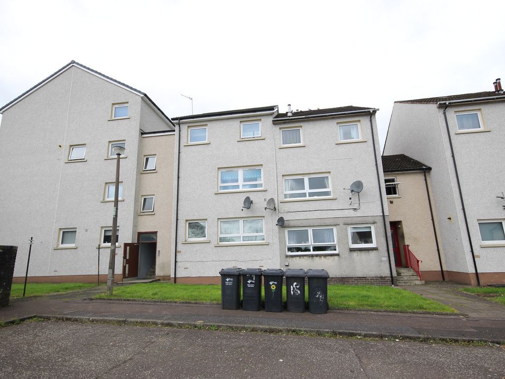 1 bed flat for sale in South Barrwood Road, Kilsyth G65, £40,000 Zoopla