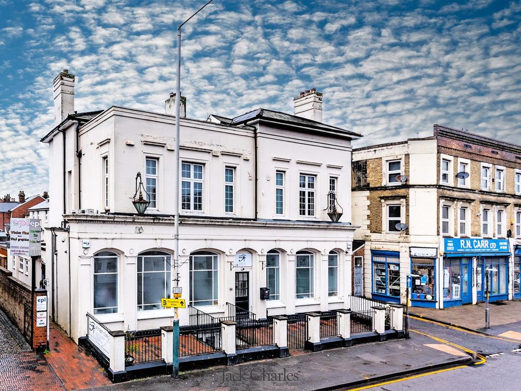 2 bed flat to rent in London Road, Southborough, Tunbridge Wells TN4, £