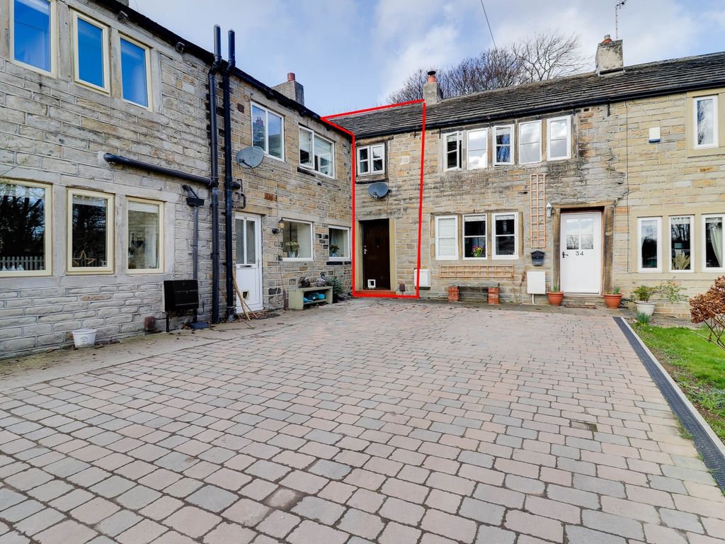 3 bed terraced house to rent in Longcroft, Huddersfield, West Yorkshire HD5, £795 pcm Zoopla