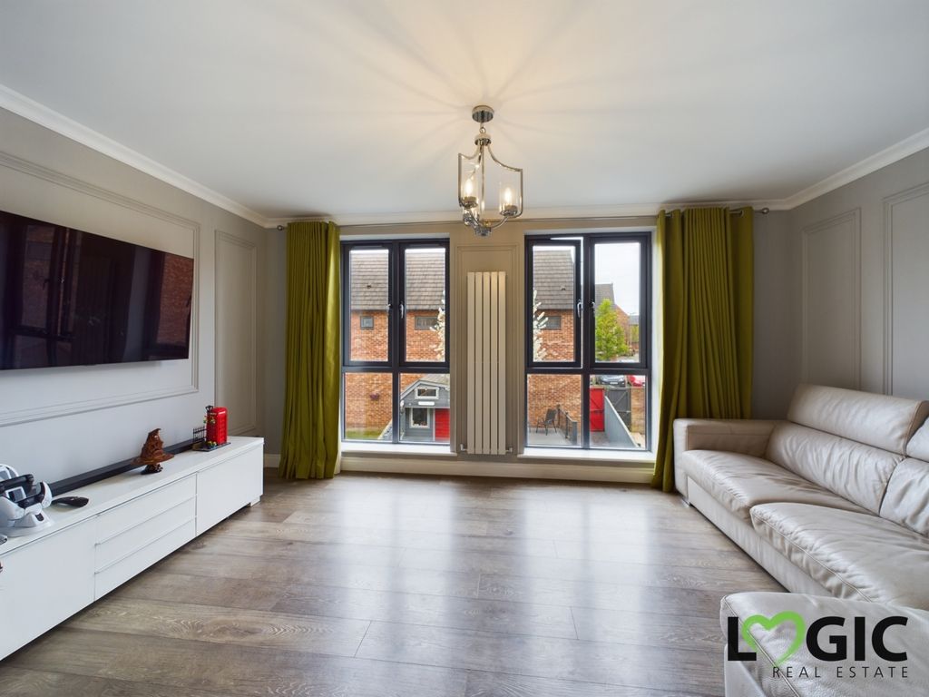 4 bed town house for sale in Goldcrest Road, Allerton Bywater