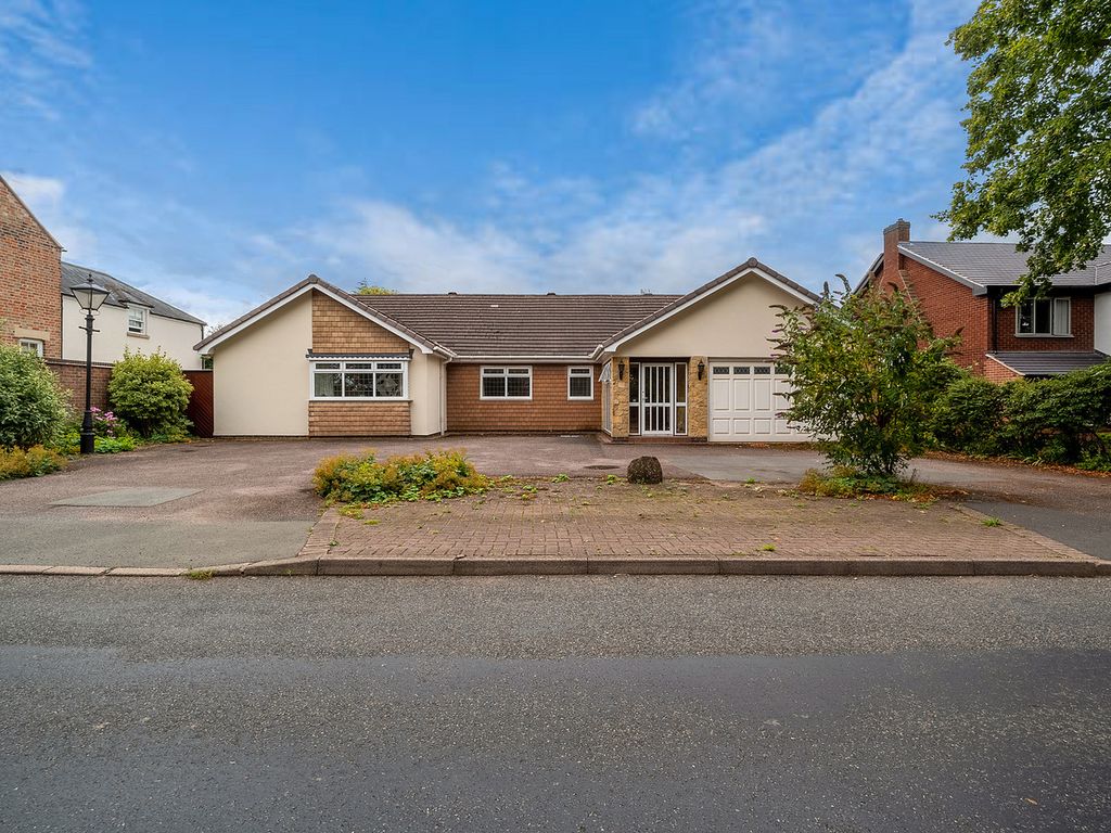 4 bed detached bungalow for sale in The Ridings, Rothley LE7, £