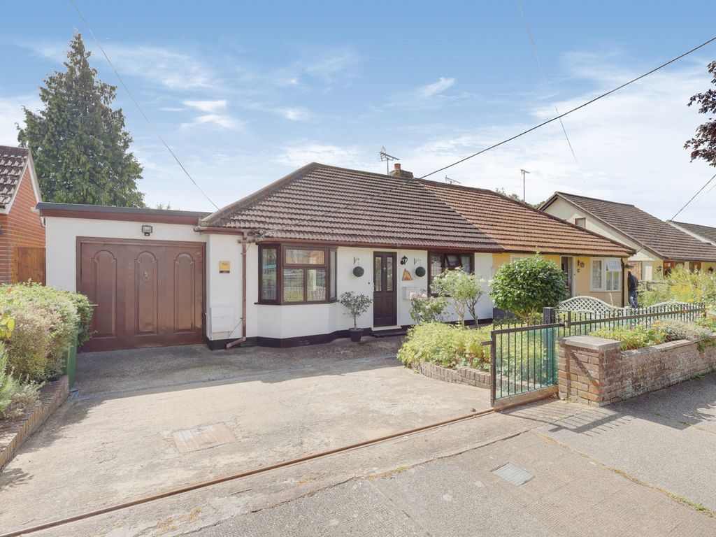 2 bed semidetached bungalow for sale in Fairmead Avenue, Benfleet SS7