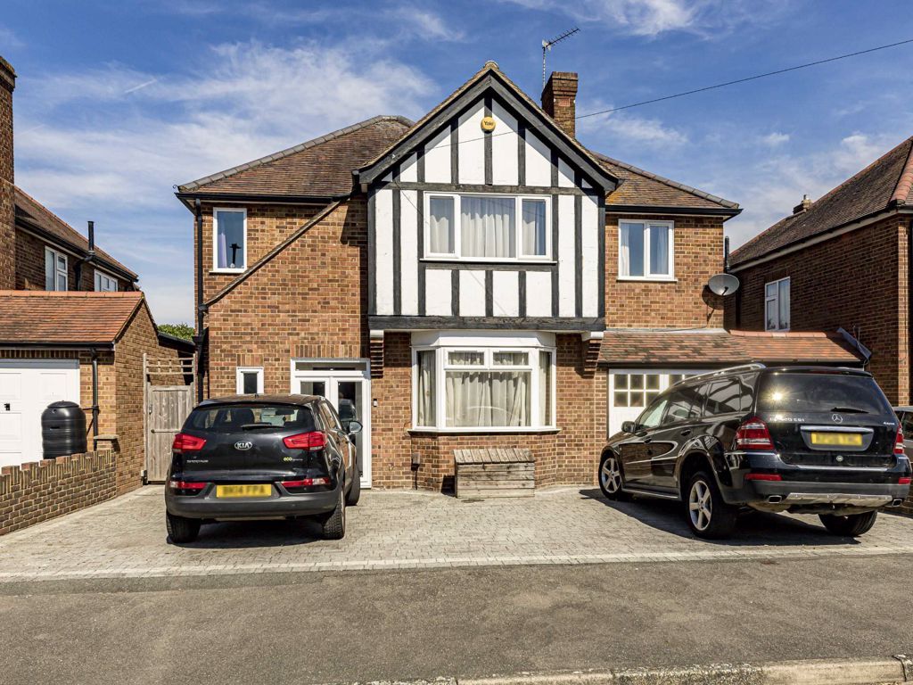 4 bed detached house for sale in Malthouse Drive, Feltham TW13 Zoopla