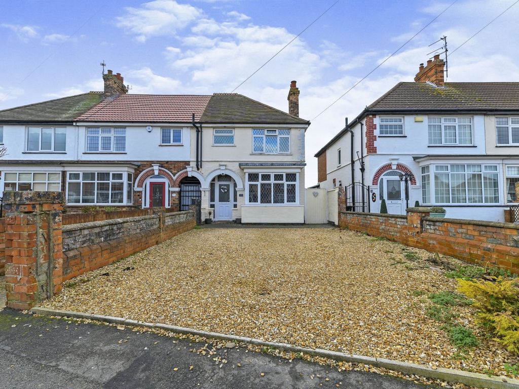 3 bed end terrace house for sale in Campden Crescent, Cleethorpes