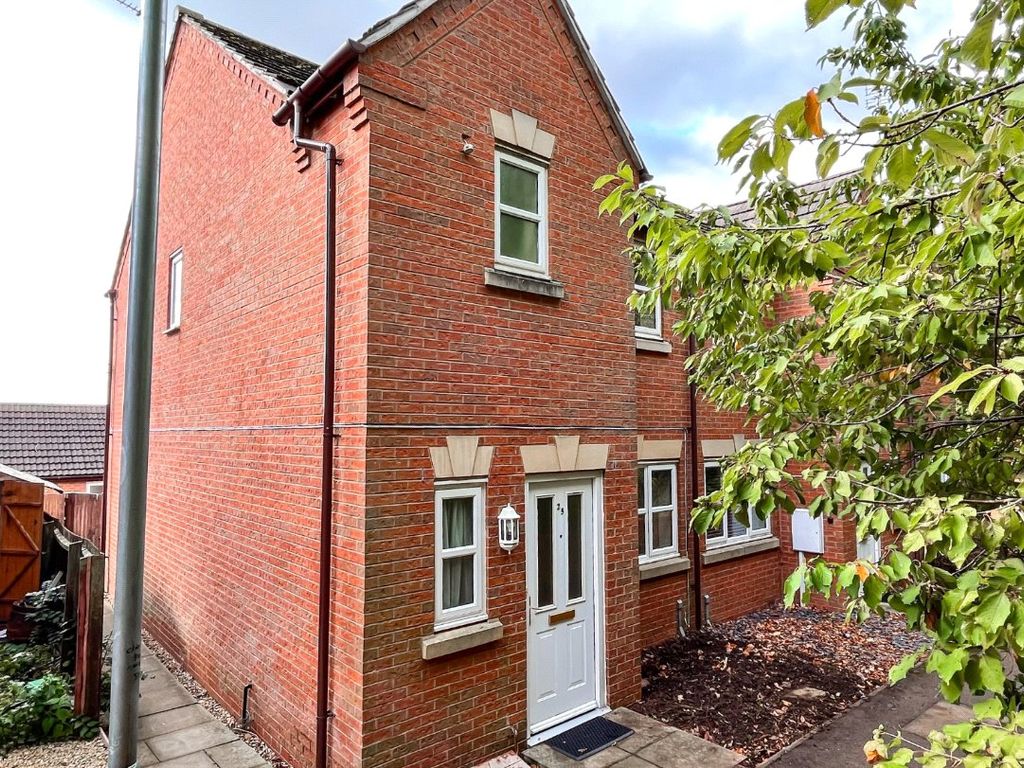 3 bed end terrace house for sale in Bates Close, Loughborough
