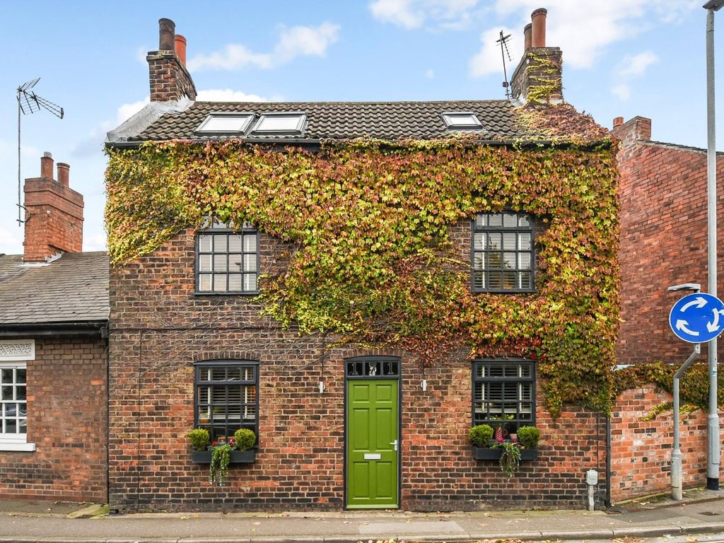 3 bed semidetached house for sale in Keldgate, Beverley, East