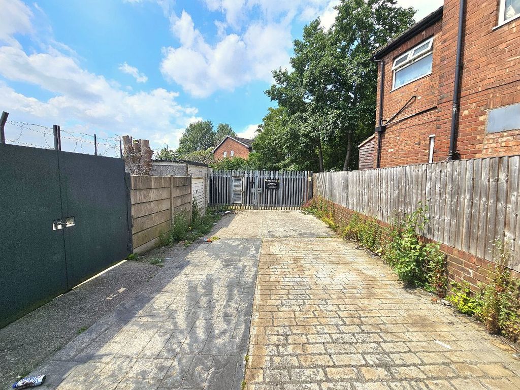 Property to let in Moston Lane, Moston, Manchester M40, £18,000 pa Zoopla