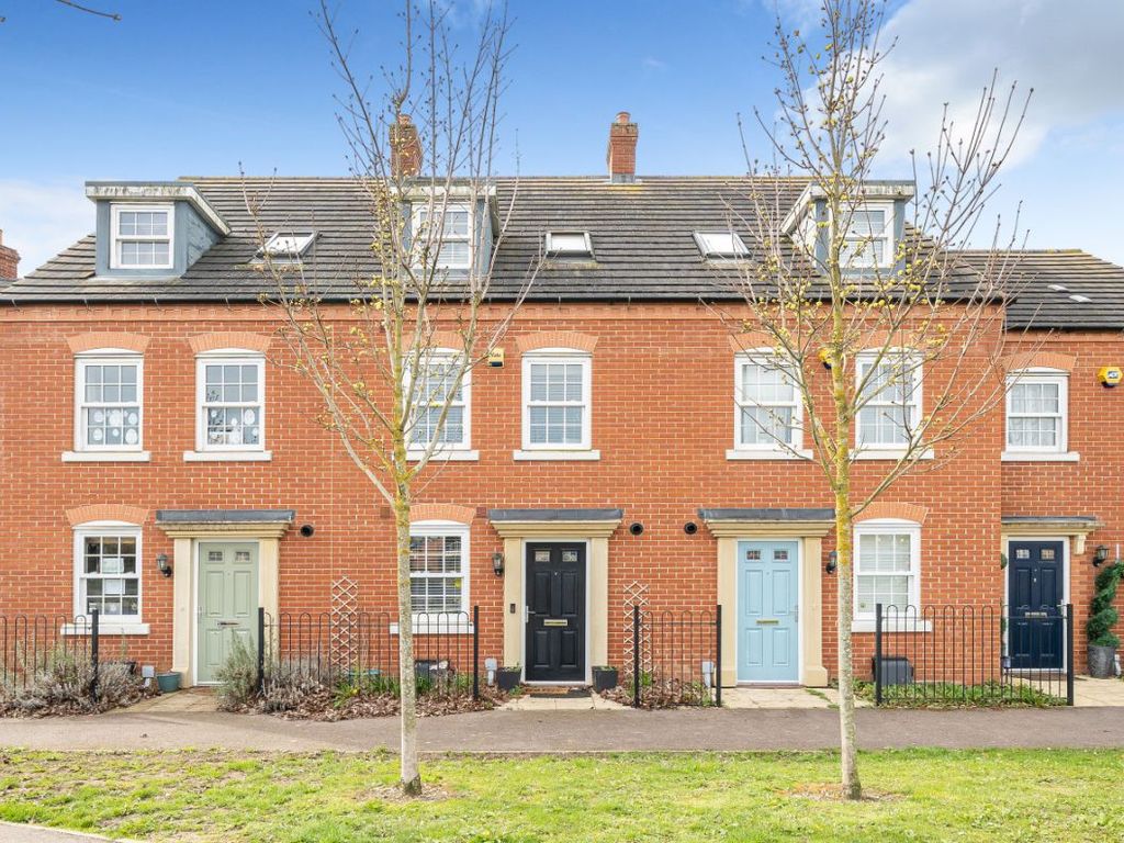 4 bed town house for sale in Handley Walk, Kempston, Bedford MK42 Zoopla