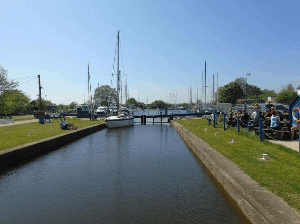 4 bed detached house for sale in Basin Road, Heybridge Basin, Maldon