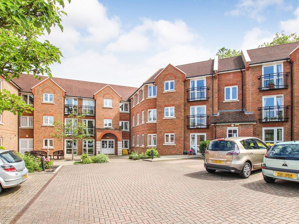 1 bed property for sale in St Agnes Road, East Grinstead RH19, £125,000