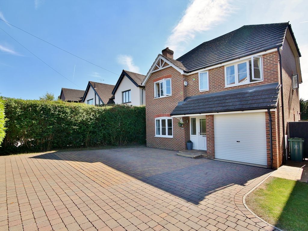 4 bed detached house for sale in Bagshot Road, Knaphill, Woking GU21