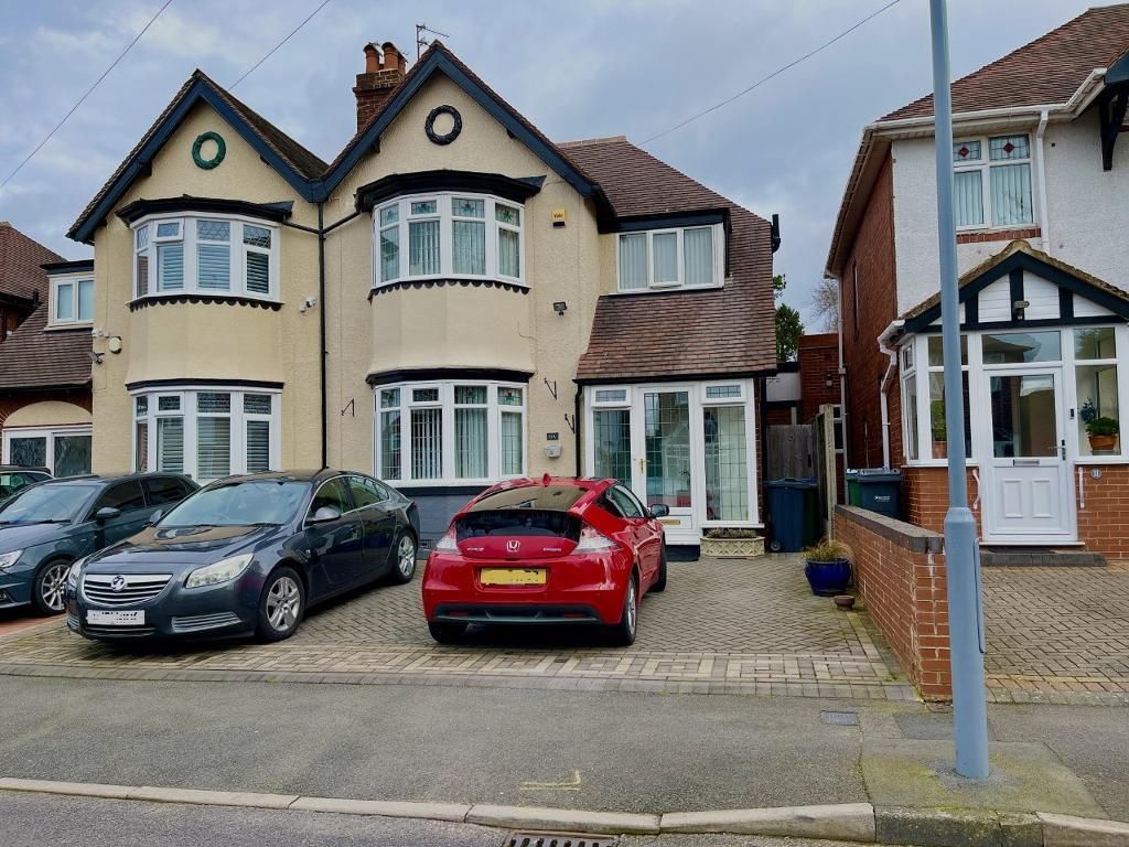 3 bed semidetached house for sale in Arlington Road, West Bromwich, West Midlands B71 Zoopla