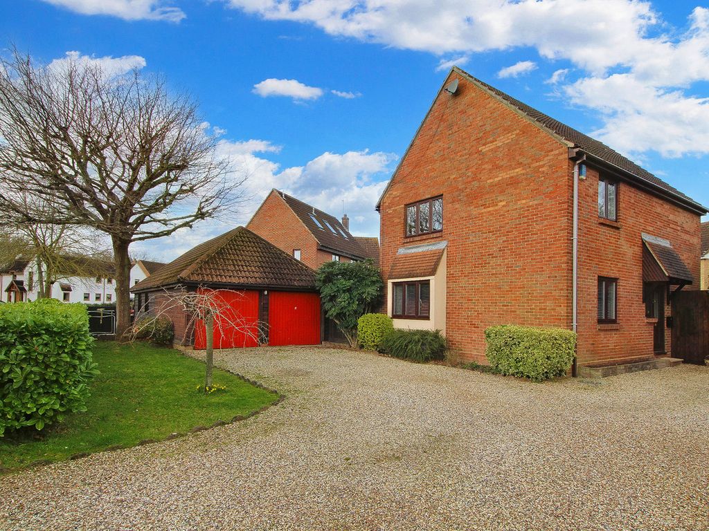 4 bed detached house for sale in The Badgers, Langdon Hills SS16 Zoopla