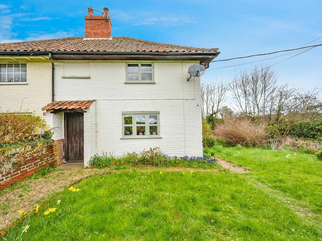 2 bed semidetached house for sale in Pettywell Corner, Reepham