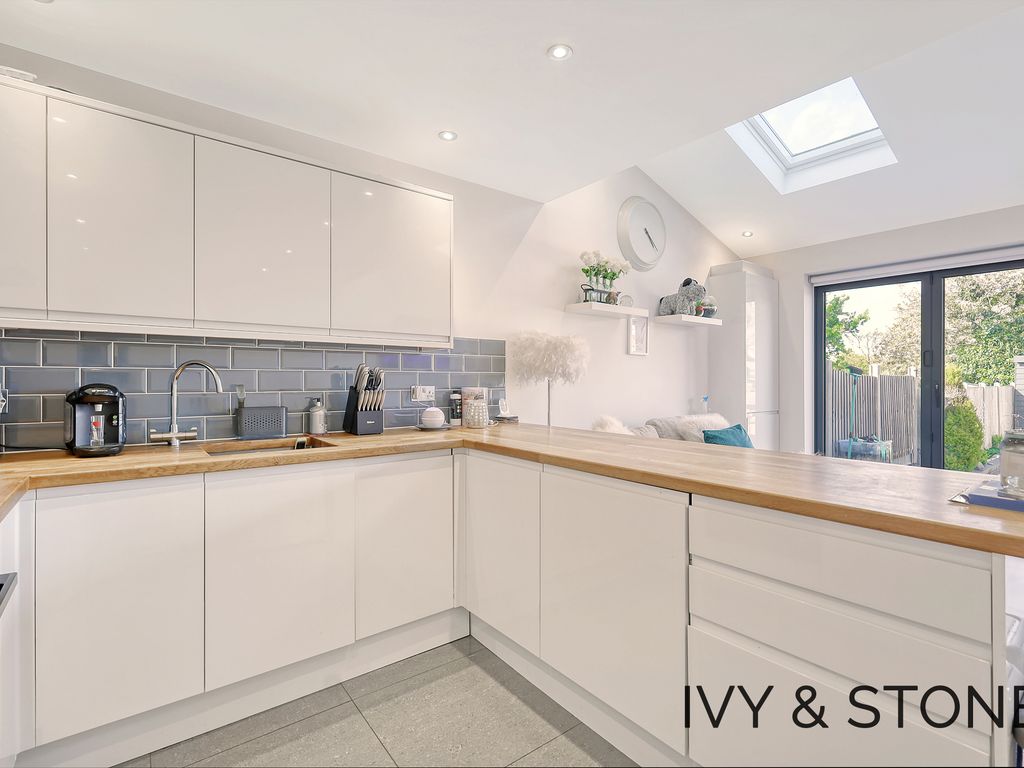 3 bed terraced house for sale in Elm Park Avenue, Hornchurch, Essex