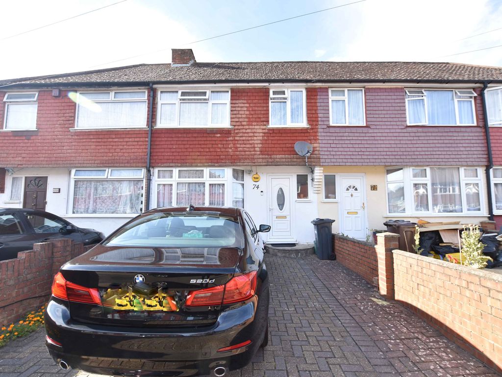3 bed terraced house for sale in Lansbury Avenue, Feltham TW14 Zoopla