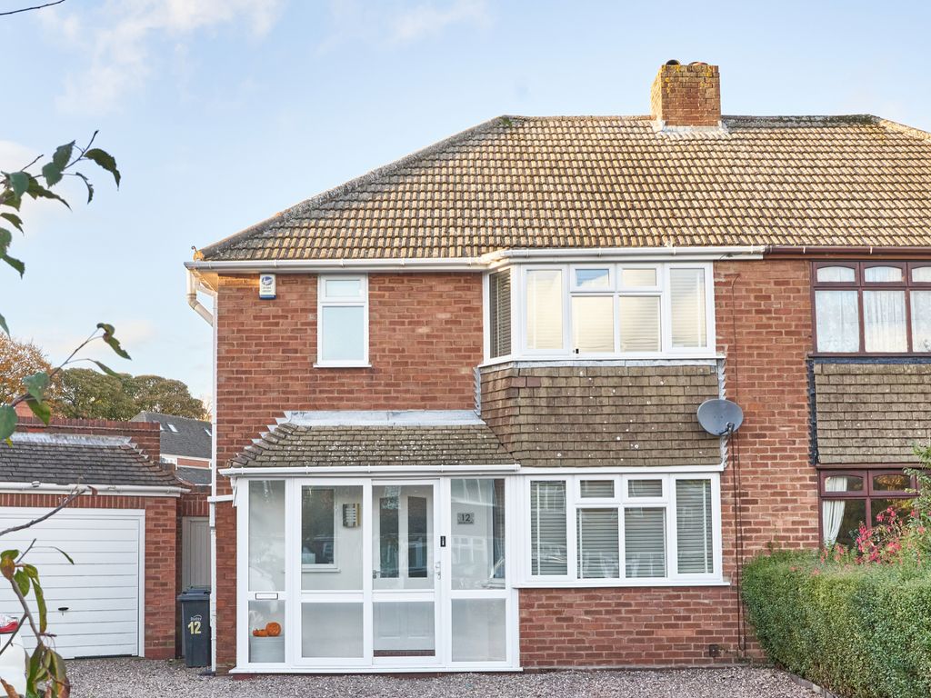 3 bed semidetached house for sale in Brandon Close, Sedgley, Dudley