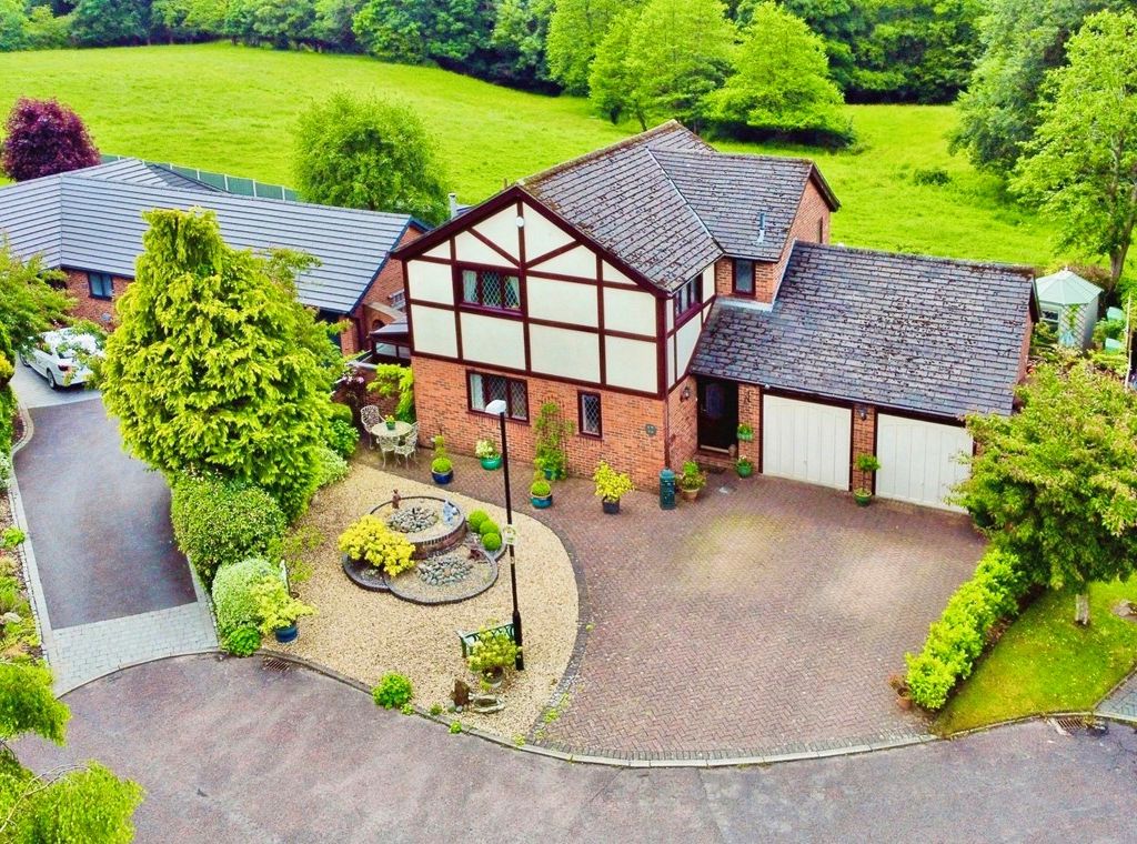 4 bed detached house for sale in The Croft, Euxton, Chorley PR7, £