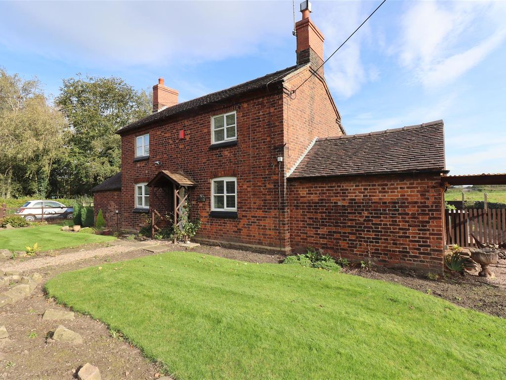 2 bed detached house to rent in 66 Main Road, Weston, Crewe CW2, £950