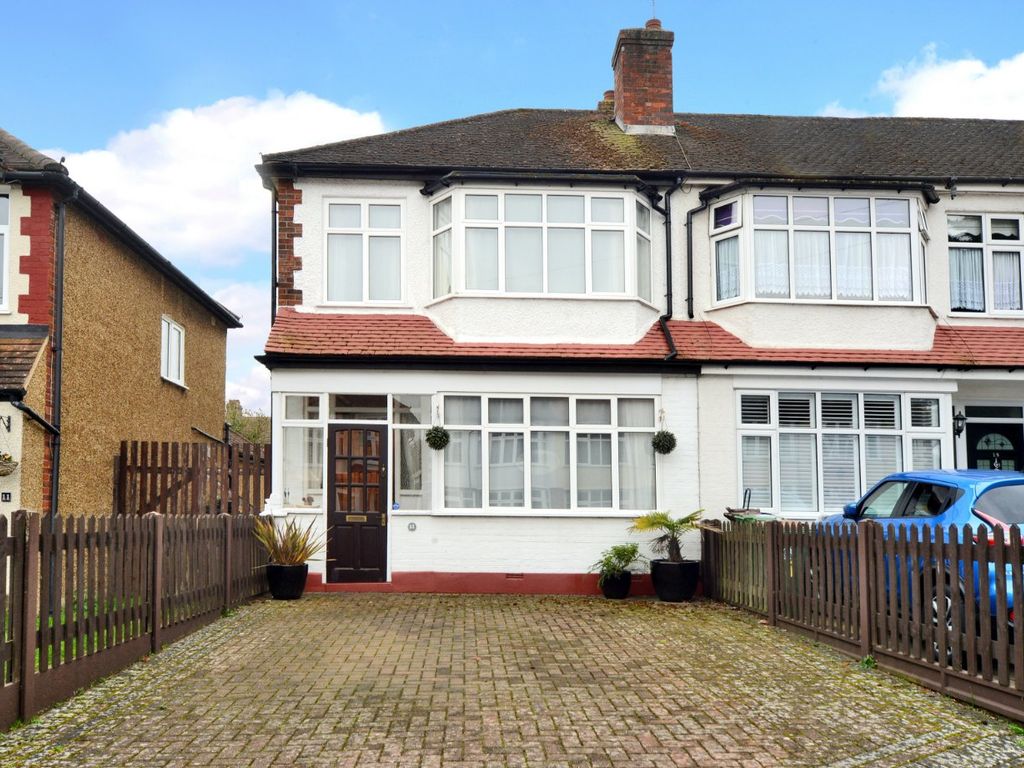 3 bed end terrace house for sale in Frogmore Gardens, Cheam, Sutton SM3