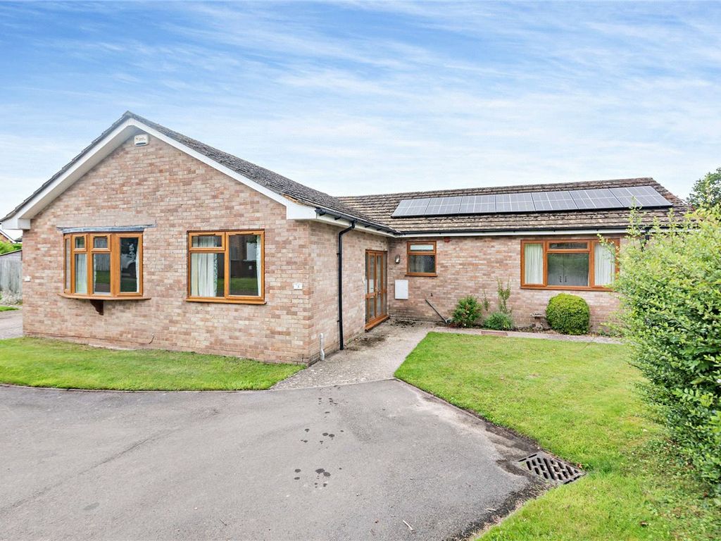 3 bed bungalow for sale in Knights Lea, Gore End Road, Ball Hill