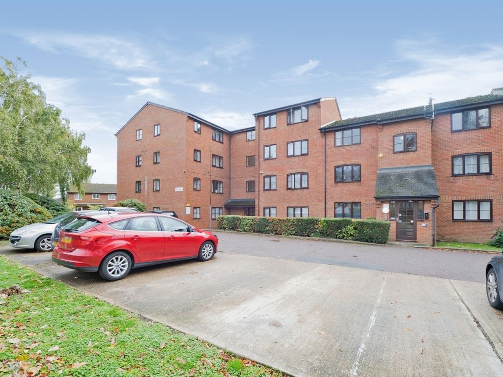 2 bed flat for sale in Argent Street, Grays RM17 Zoopla