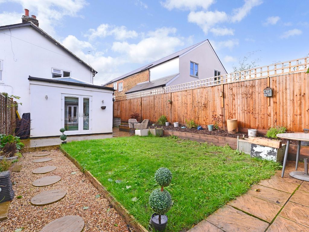 2 bed semidetached house for sale in Surrey GU7, £399,950