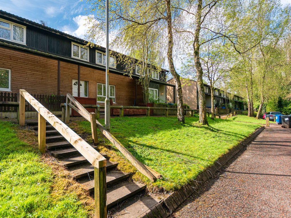 3 bed terraced house for sale in Lyster Close, Birchwood WA3, £155,000