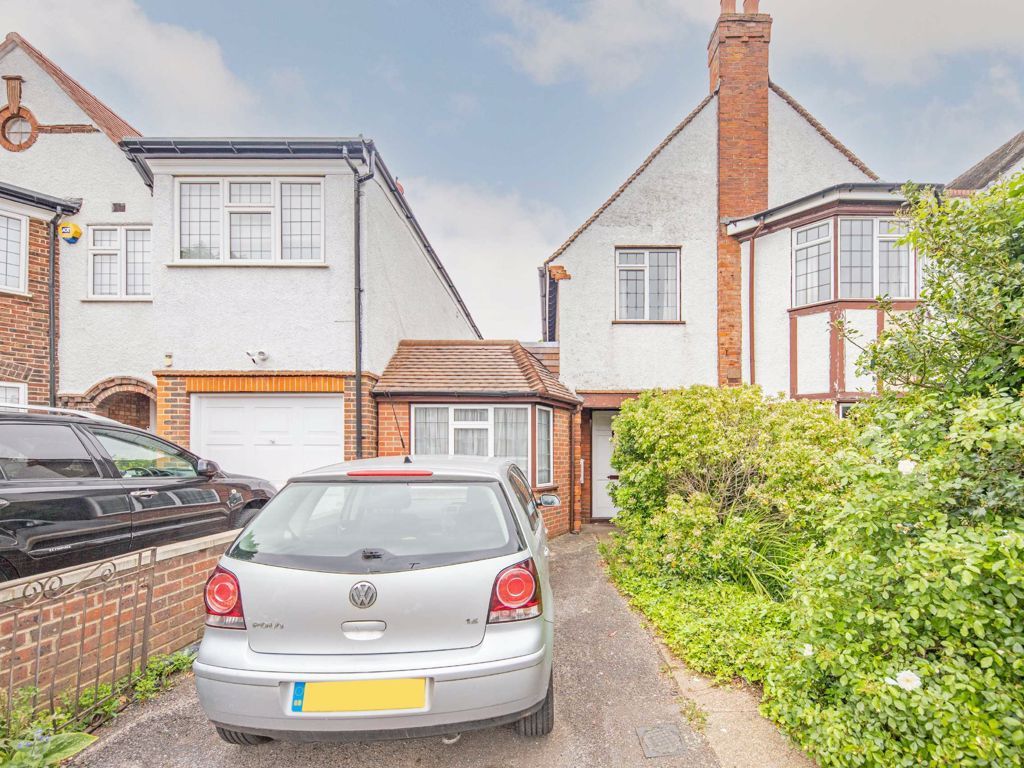 3 bed semidetached house for sale in Burlington Road, Osterley