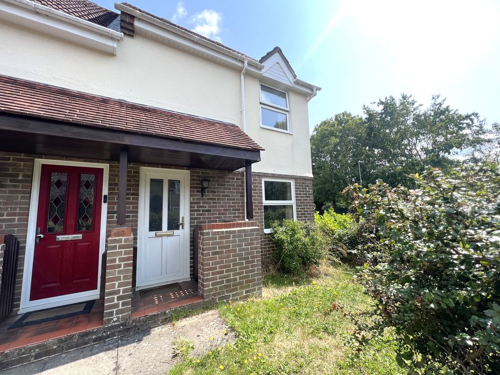 2 bed end terrace house for sale in Beattie Rise, Hedge End