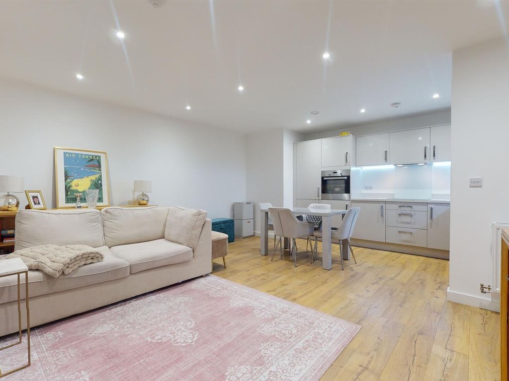 24 Mahindra Way, Beckton, London E6