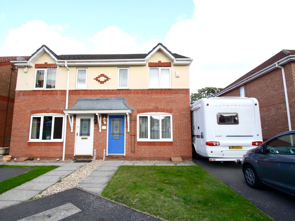 2 bed semidetached house to rent in John Fletcher Close, Wednesbury