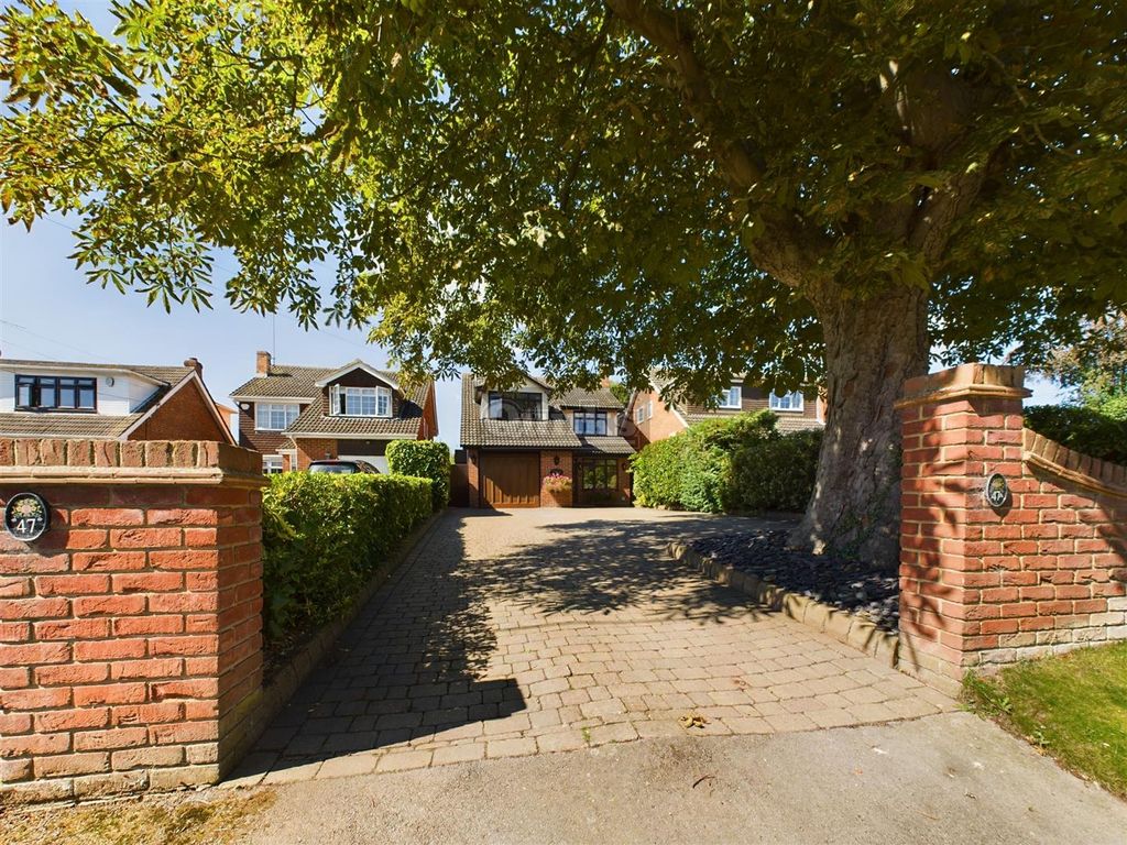 4 bed detached house for sale in Church End Lane, Runwell, Wickford