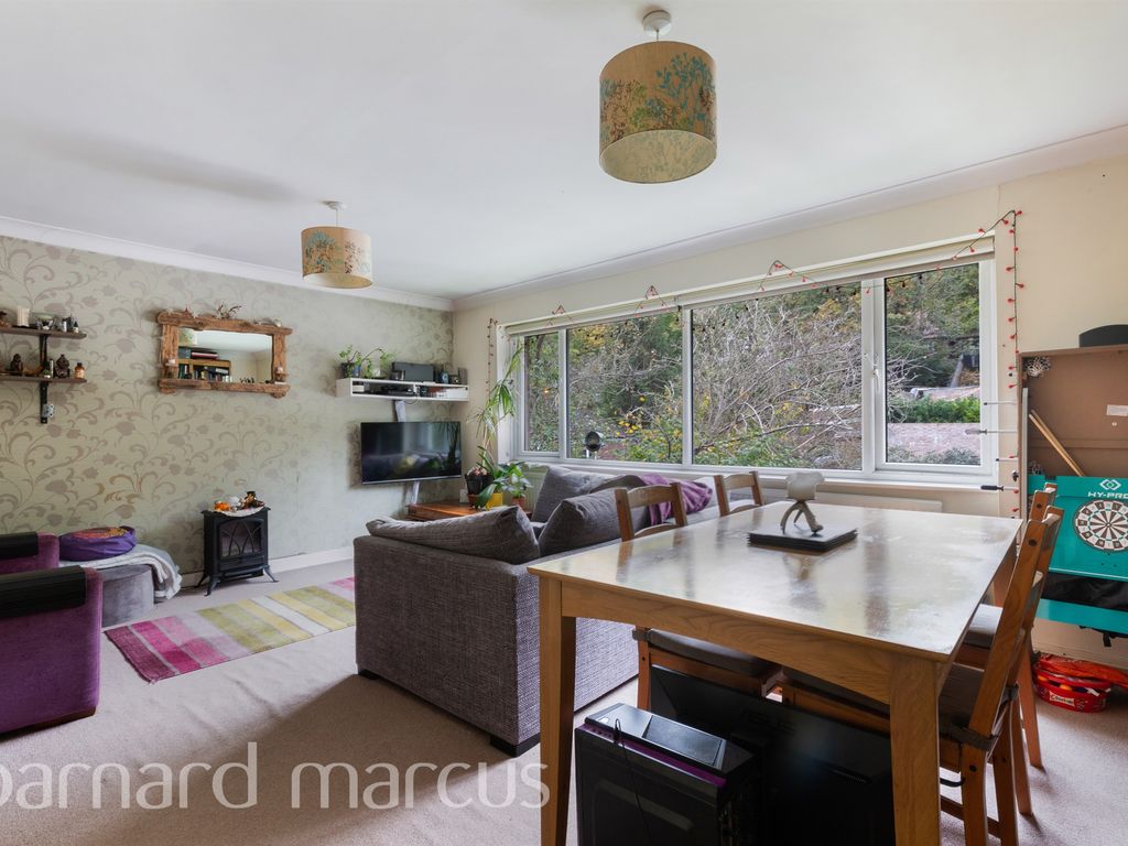 2 bed flat for sale in High Trees Close, Caterham CR3 Zoopla