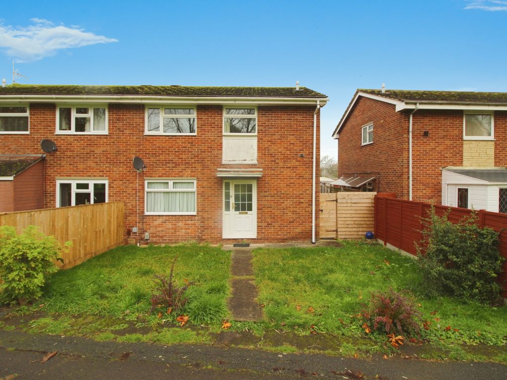 3 bed semidetached house to rent in Ecklington, Eldene, Swindon SN3, £