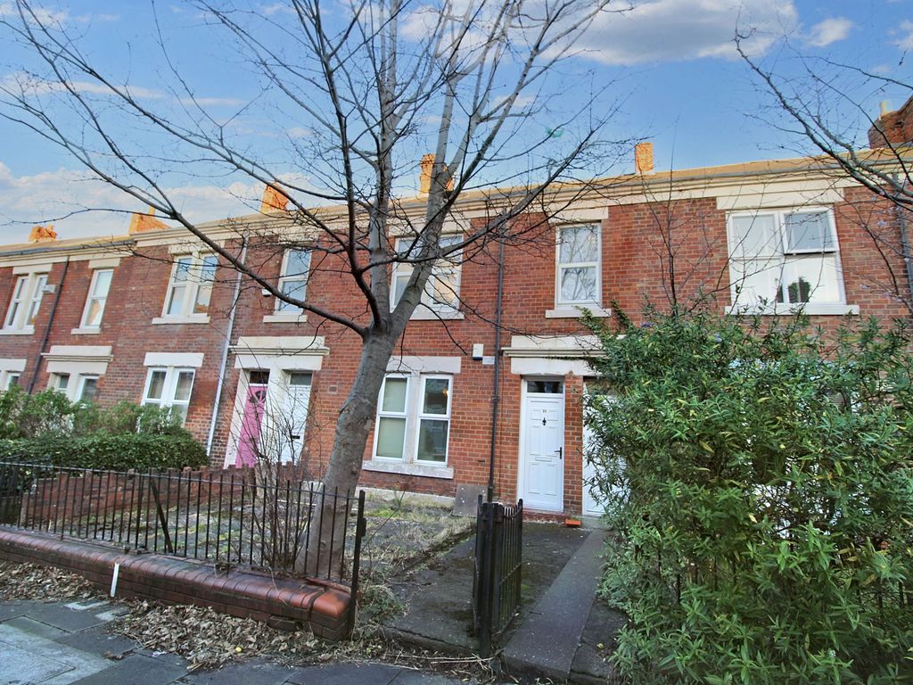 4 bed flat for sale in Sixth Avenue, Heaton, Newcastle Upon Tyne NE6, £